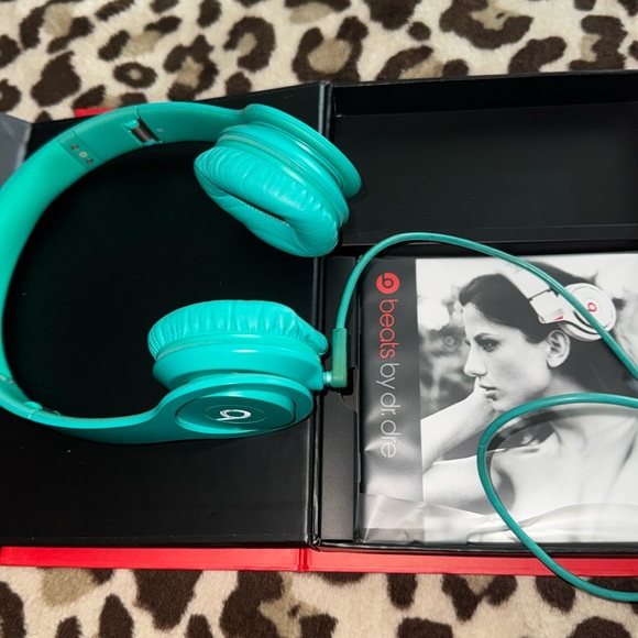 Beats by Dr. Dre 🩵💚🫶🏻